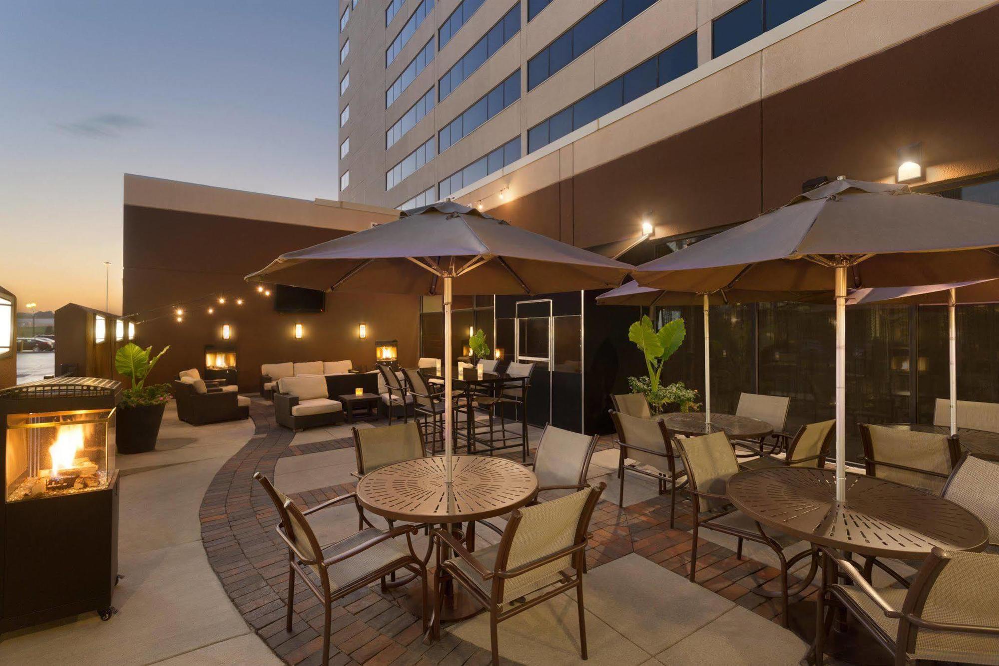 Hotel Courtyard Chicago Oakbrook Terrace Exterior foto